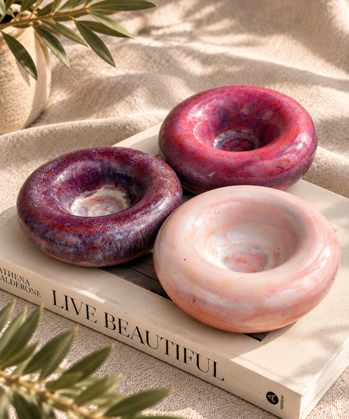 Handmadedonutceramictrinketdish_pic02_97d471c8-d0f6-42f3-9961-16fb9696b7e5.png